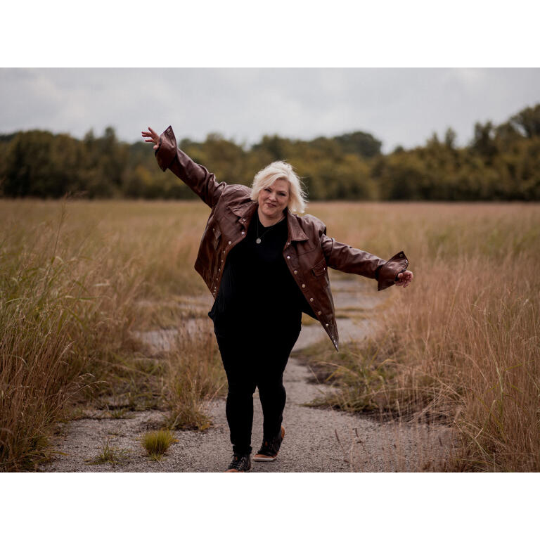 Cheley Tackett - Nashville Nights